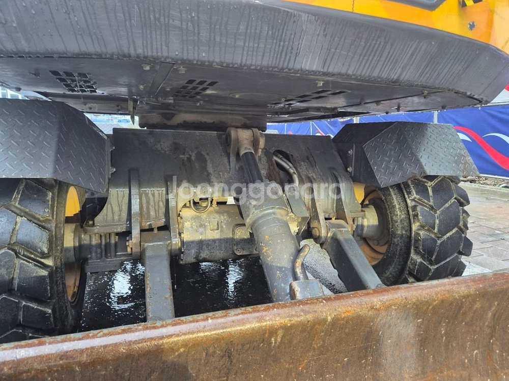 #장비명 :볼보 최상급 굴삭기 판매합니다#모델명 : 볼--6