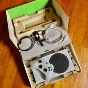 XBOX S 판매합니다.