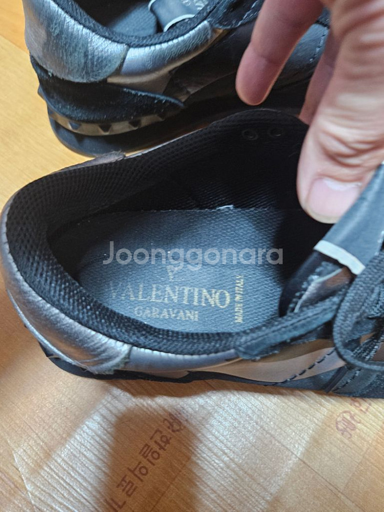 발렌티노 스니커즈--5