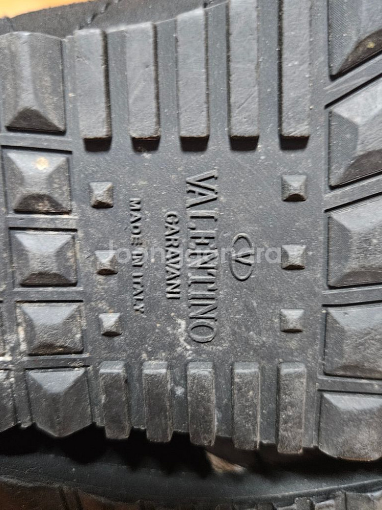 발렌티노 스니커즈--8