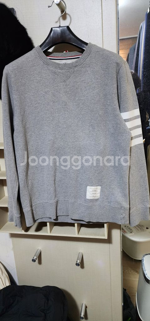 톰브라운 맨투맨--1