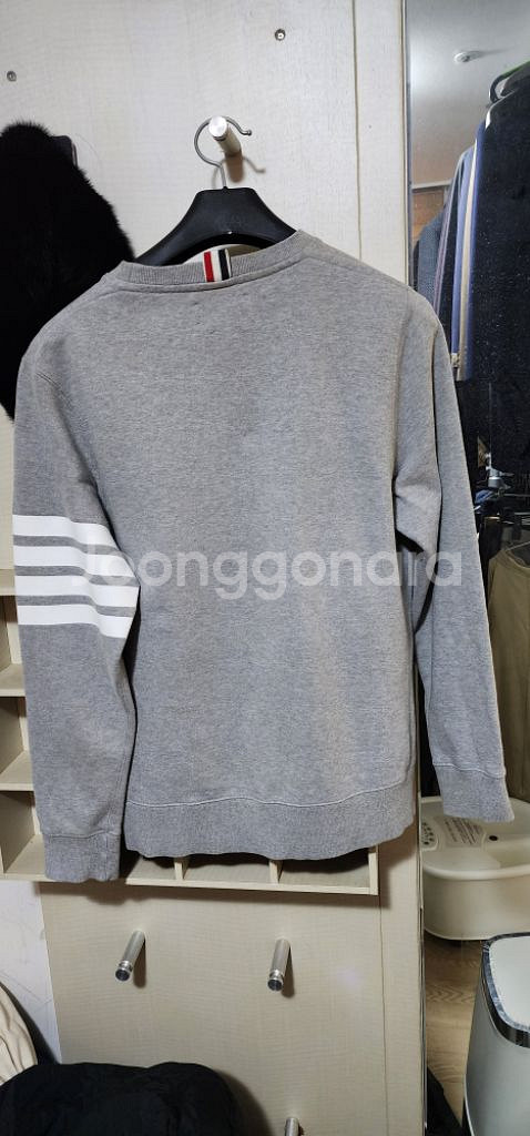 톰브라운 맨투맨--4