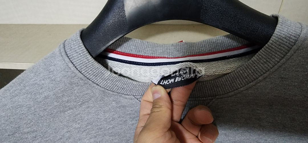 톰브라운 맨투맨--6