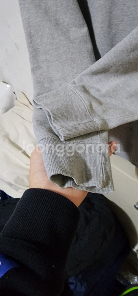 톰브라운 맨투맨--3