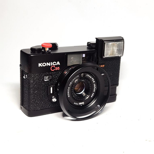 KONICA C35 EF. 필름카메라. 정상작동.깨끗함