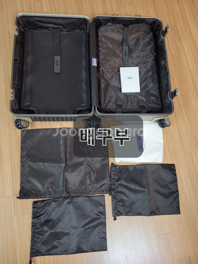 리모와 리모아 토파즈 티타늄 캐빈 캐리어 전자태그 풀셋--7