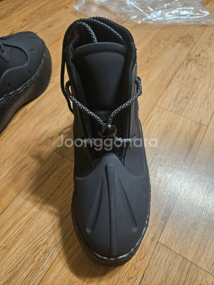 fctry lab boots--4