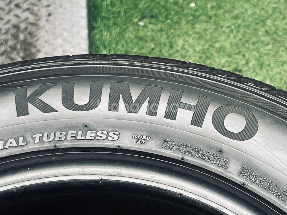 225 55 17 금호 마제스티 ku50 중고타이어--1