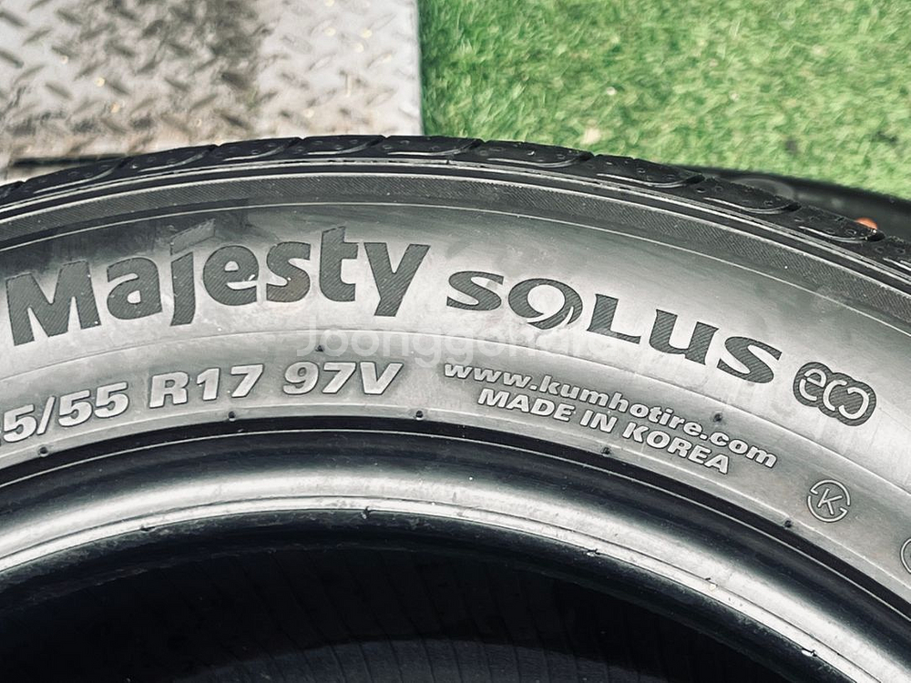 225 55 17 금호 마제스티 ku50 중고타이어--2