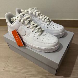 (새상품) 에어포스1 07 화이트 275