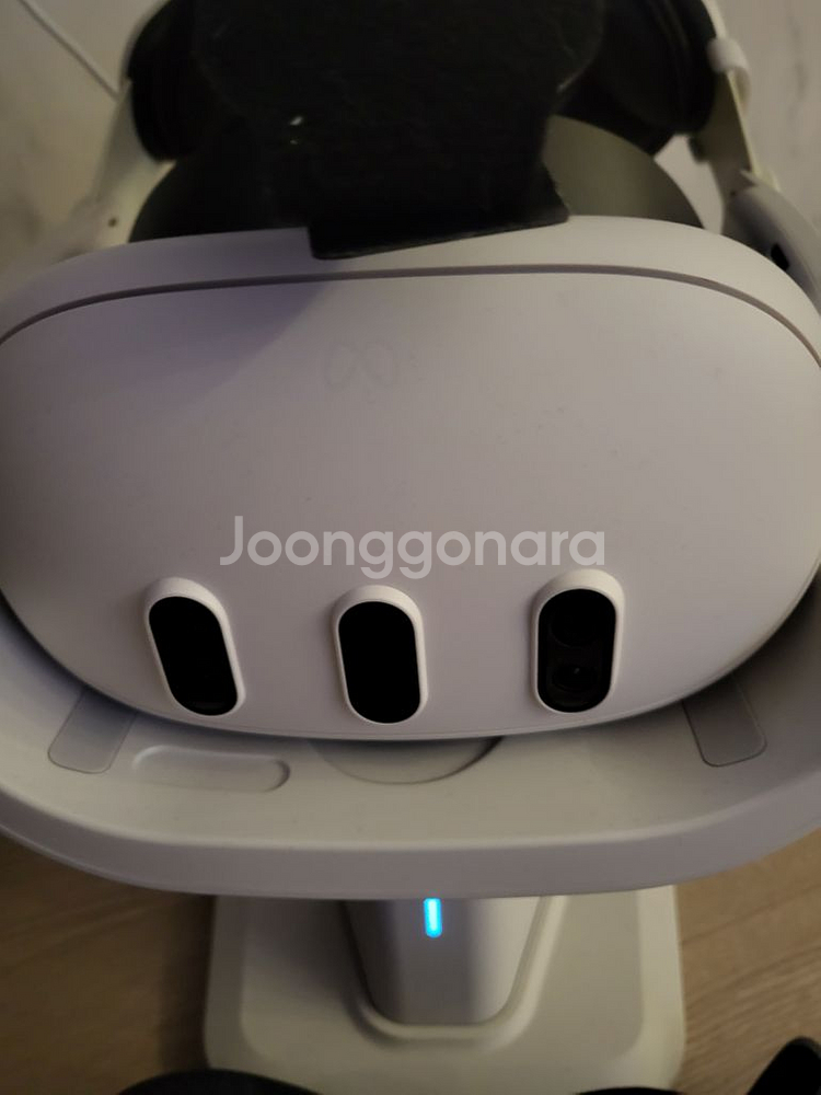 128메타퀘스트3 + 거치대+안면스트랩+안경보호 팝니다--3