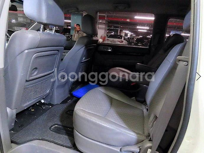 @16년식 코란도 투리스모 2.2 4WD 9인승 TX--6