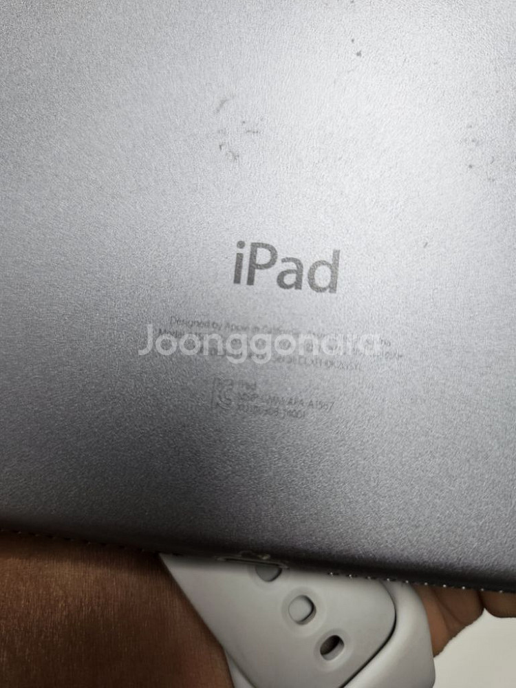 아이패드 에어2 64GB 셀룰러 A1567 팝니다.--2