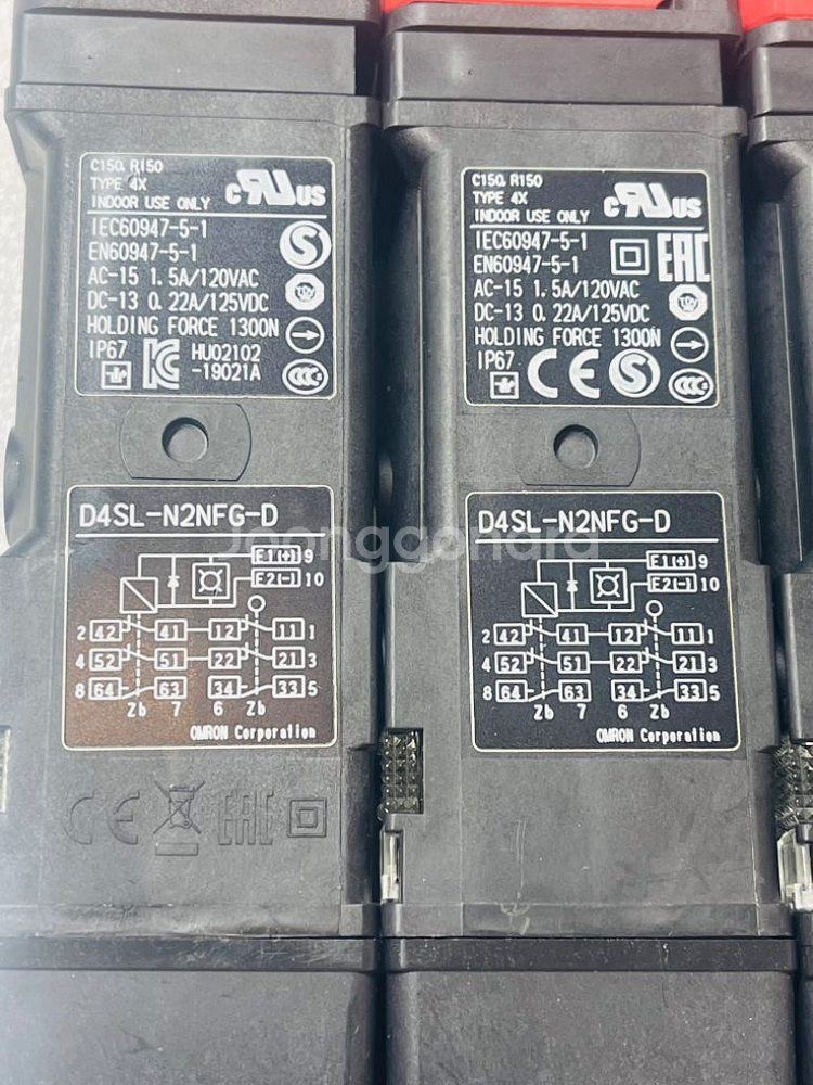 OMRON 세이프티 도어 스위치.--1