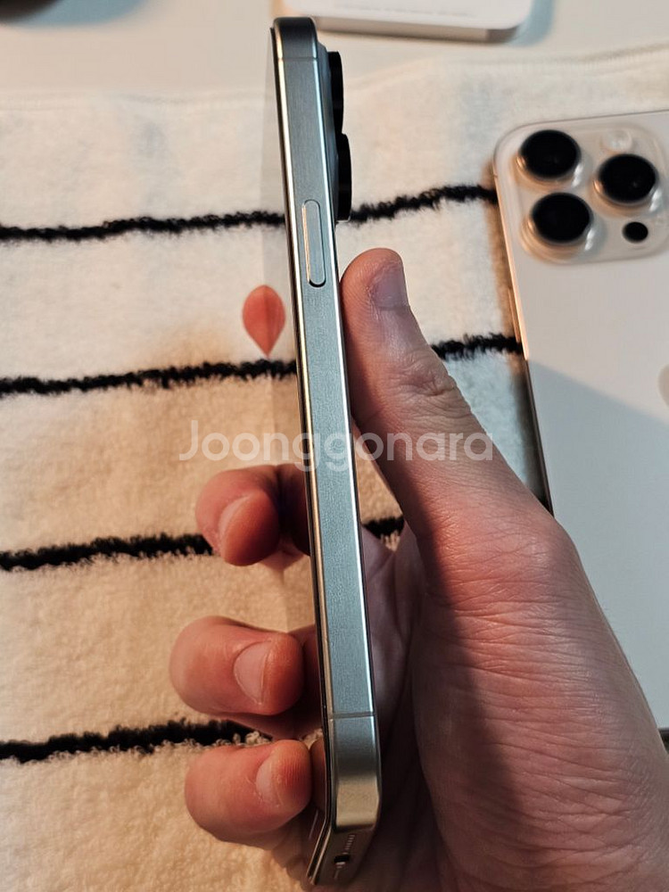 아이폰 15 프로 맥스 256gb 내츄럴티타늄--3