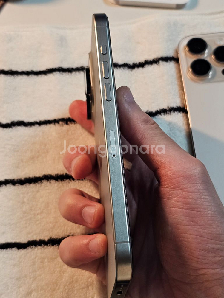아이폰 15 프로 맥스 256gb 내츄럴티타늄--4