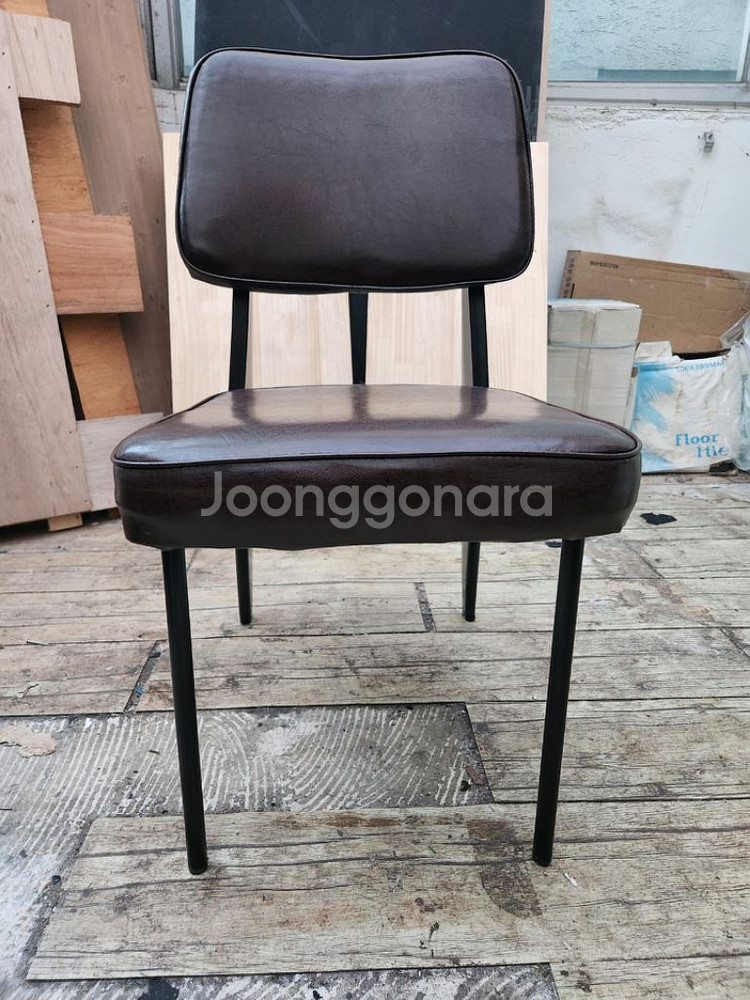 카페의자 브라운(메가커피)--3