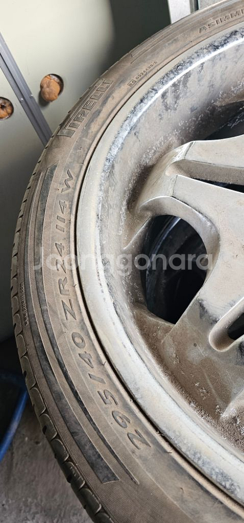 24인치 zyoxx휠 6홀 피렐리스폴피온 제로타이어--3