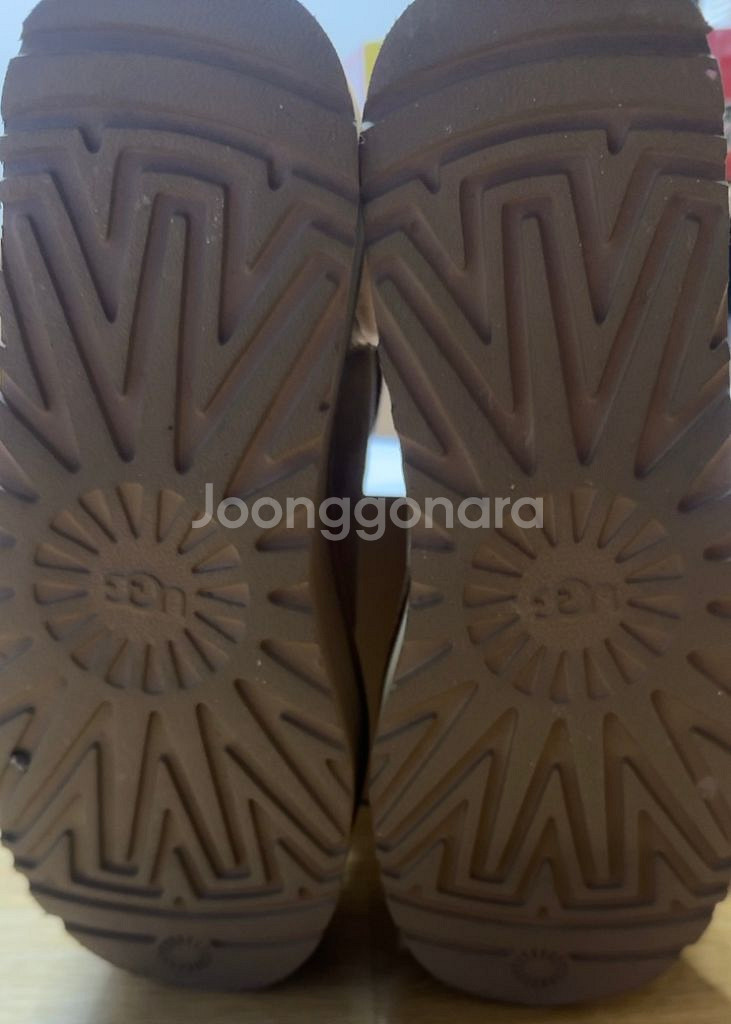 UGG 클래식 울트라 미니 플랫폼 240사이즈--4