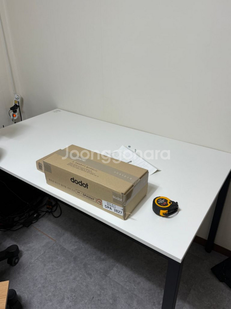 오늘의 집 책상 컴퓨터 책상 데스크 새 제품 팝니다--1
