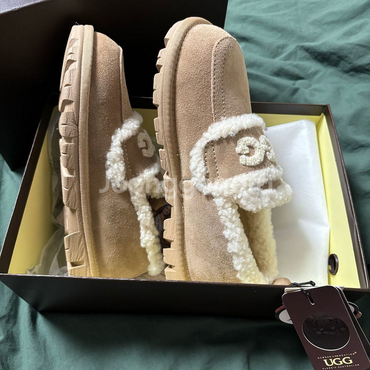 UGG 오즈웨어 어그 바이올렛 쉐어링 로퍼 샌드 36--5