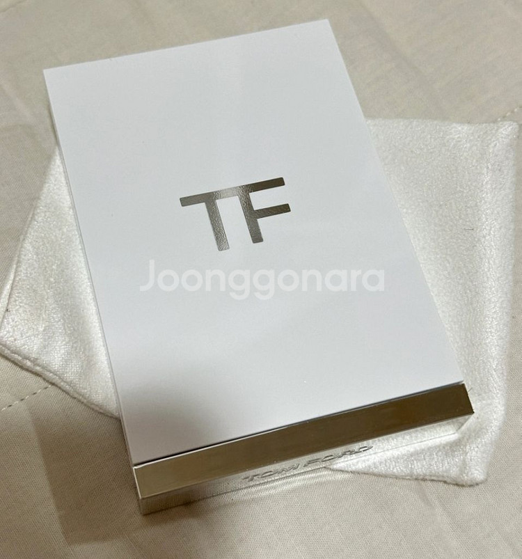 톰포드 쿼드 홀리데이 섀도우 쏠레이쥐--1