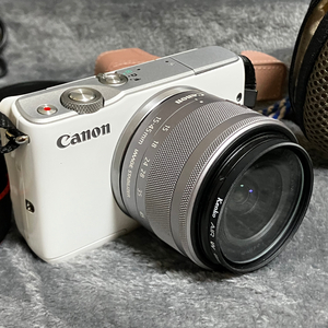 캐논 입문용 카메라 Canon EOS M10 판매해요!