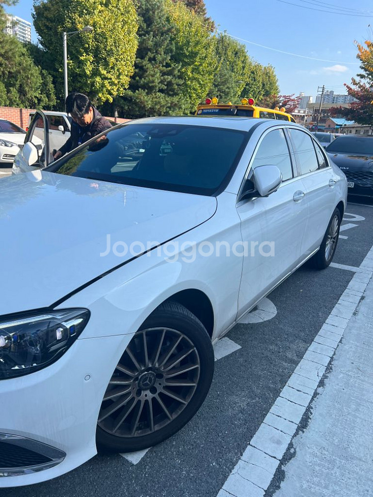 벤츠 E220d 4m 32600km--3