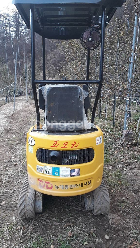뉴 대동 신차급 미니 굴삭기 1톤 소개 합니다--1