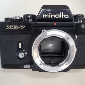 Minolta XE-7,Alike Leica R3