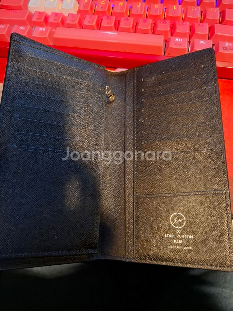 루이비통 남자 장지갑--1