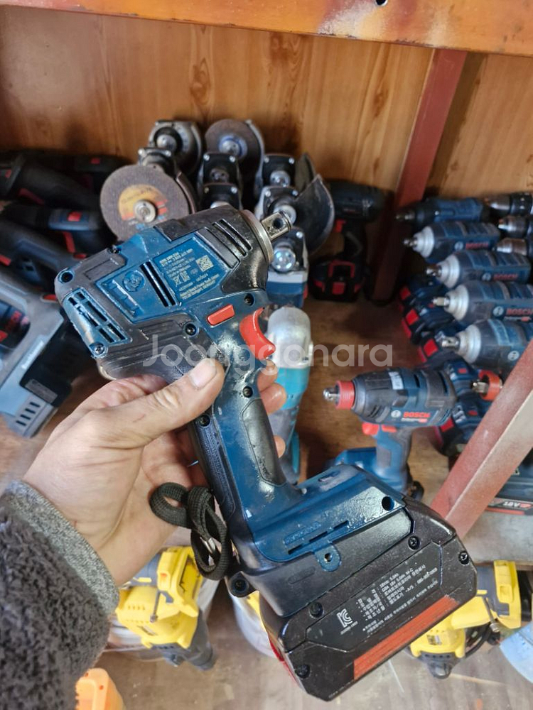 보쉬충전임팩렌치 GDS 18V 200.배터리포함2024--8