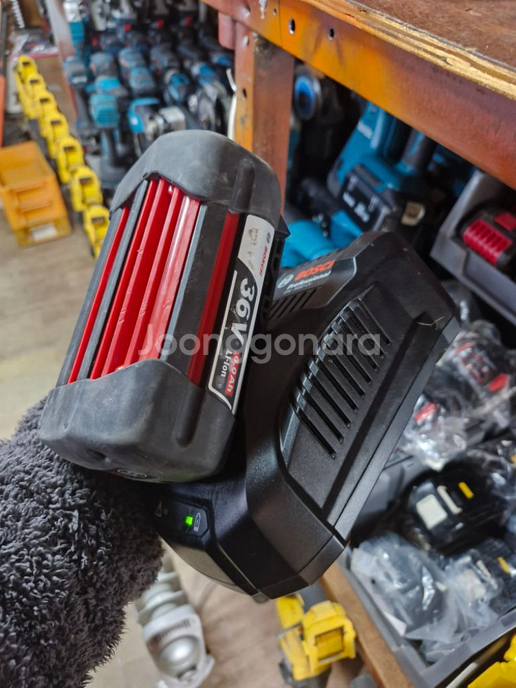 보쉬충전기36V 프리볼트고속충전기 GAL3680CV--5