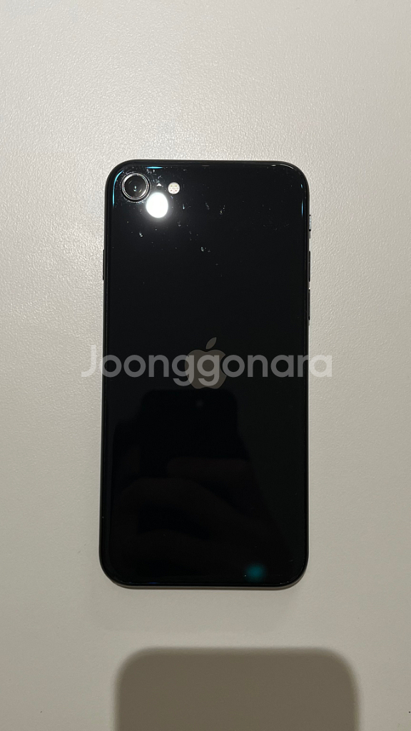 아이폰 se2 64GB 카메라 무음--1