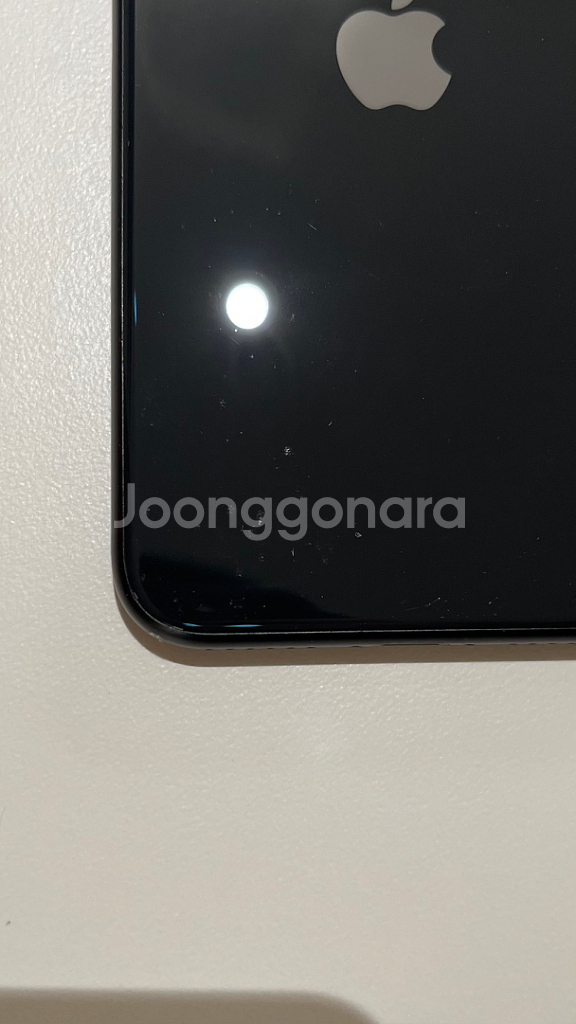 아이폰 se2 64GB 카메라 무음--3