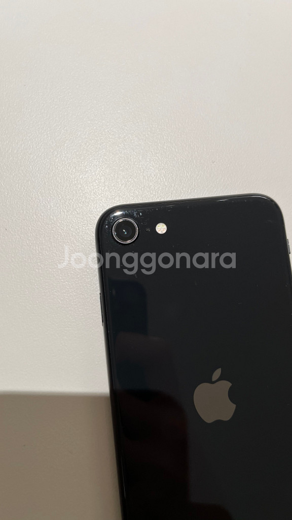 아이폰 se2 64GB 카메라 무음--4