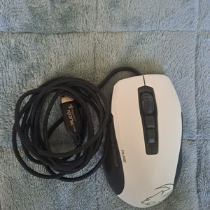 로켓콘퓨어 오울아이 유선 게이밍 마우스 판매합니다