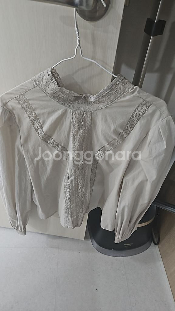 나루강 소프트 코튼 레이스 트림 블라우스 베이지--1