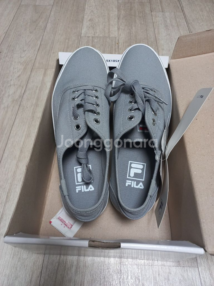 필라스니커즈 240--1