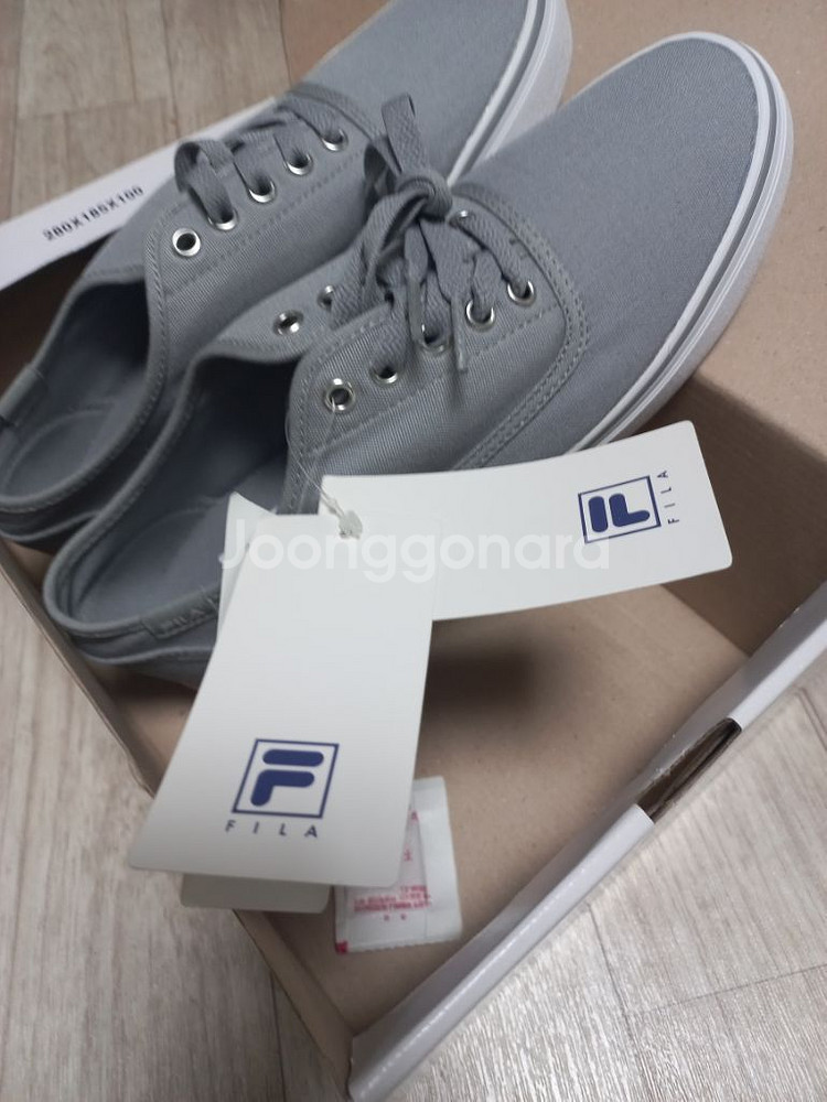 필라스니커즈 240--3