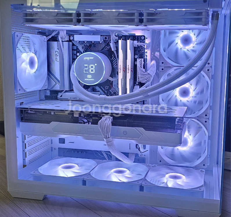 라이젠7 7800X3D RTX4080S 화이트 새본체--0