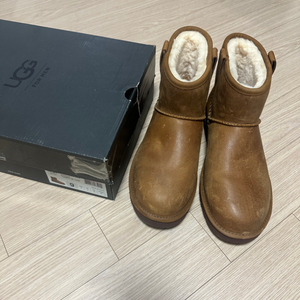 Ugg M 클래식 미니스티치 9사이즈 265