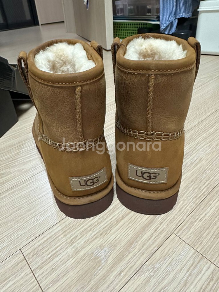 Ugg M 클래식 미니스티치 9사이즈 265--4