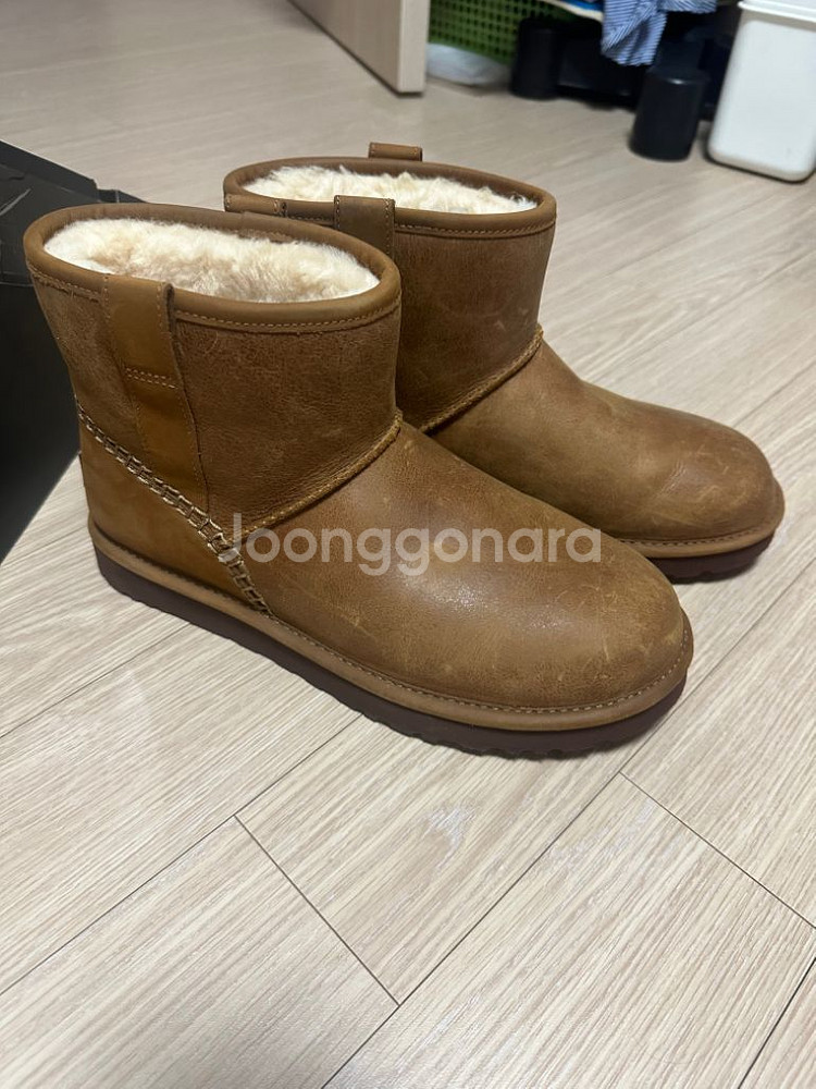 Ugg M 클래식 미니스티치 9사이즈 265--6