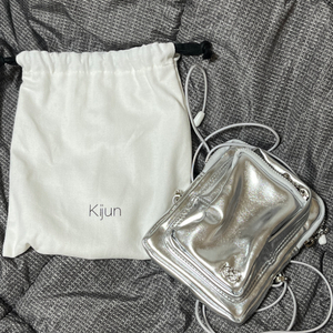 기준 실버 가방 kijun Mini Bag Silve