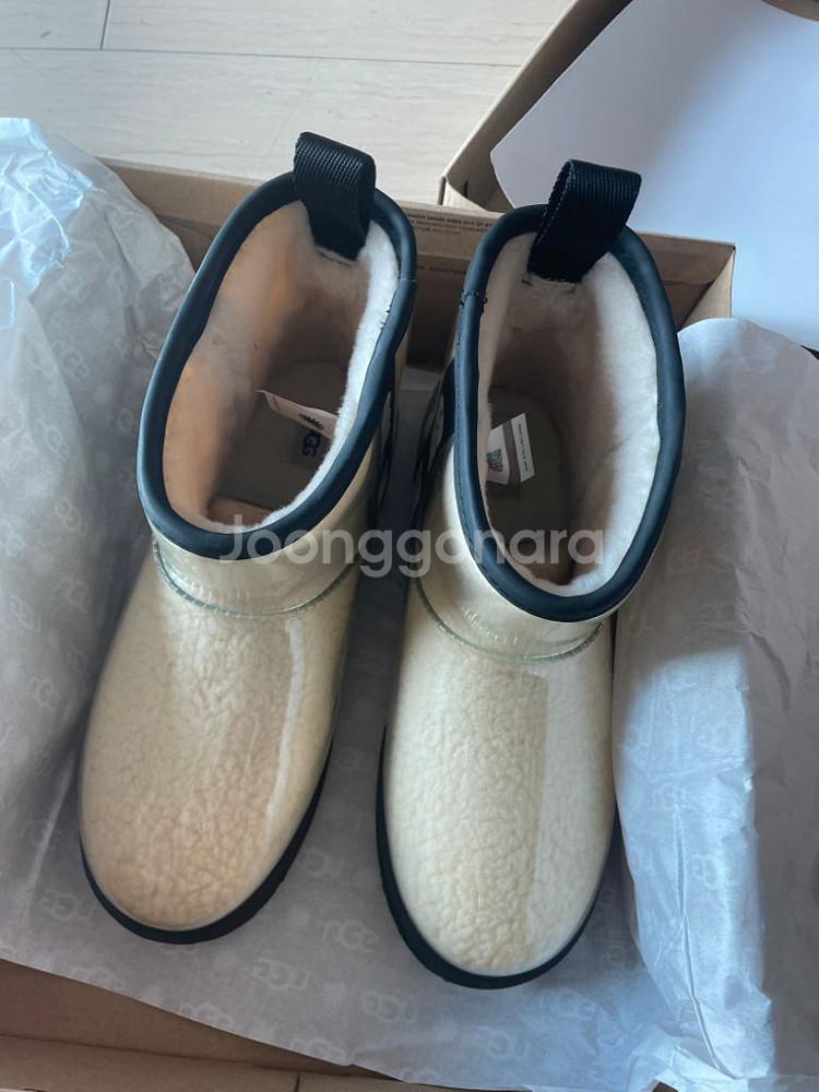 미국 어그 클리어 빅키즈6사이즈 (240-245)--2