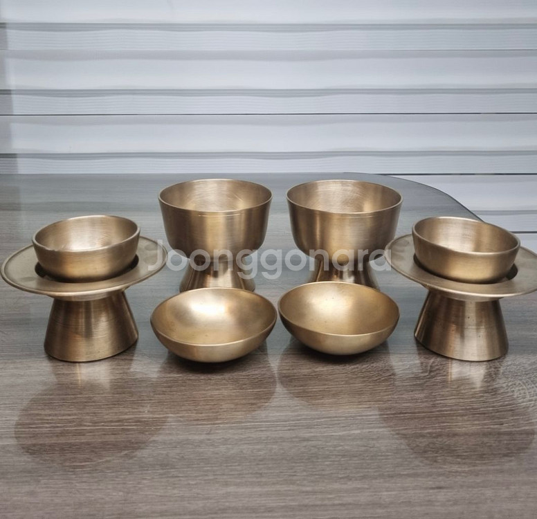 [명품 골동품] 놋그릇 6점 (반찬기 4, 잔대 2)--0