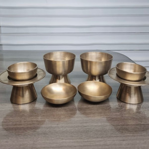 [명품 골동품] 놋그릇 6점 (반찬기 4, 잔대 2)