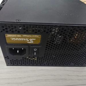 시소닉 650w 풀모듈러 파워 팝니다.