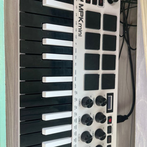 akai mpk mini3 아카이 미니건반 팝니다